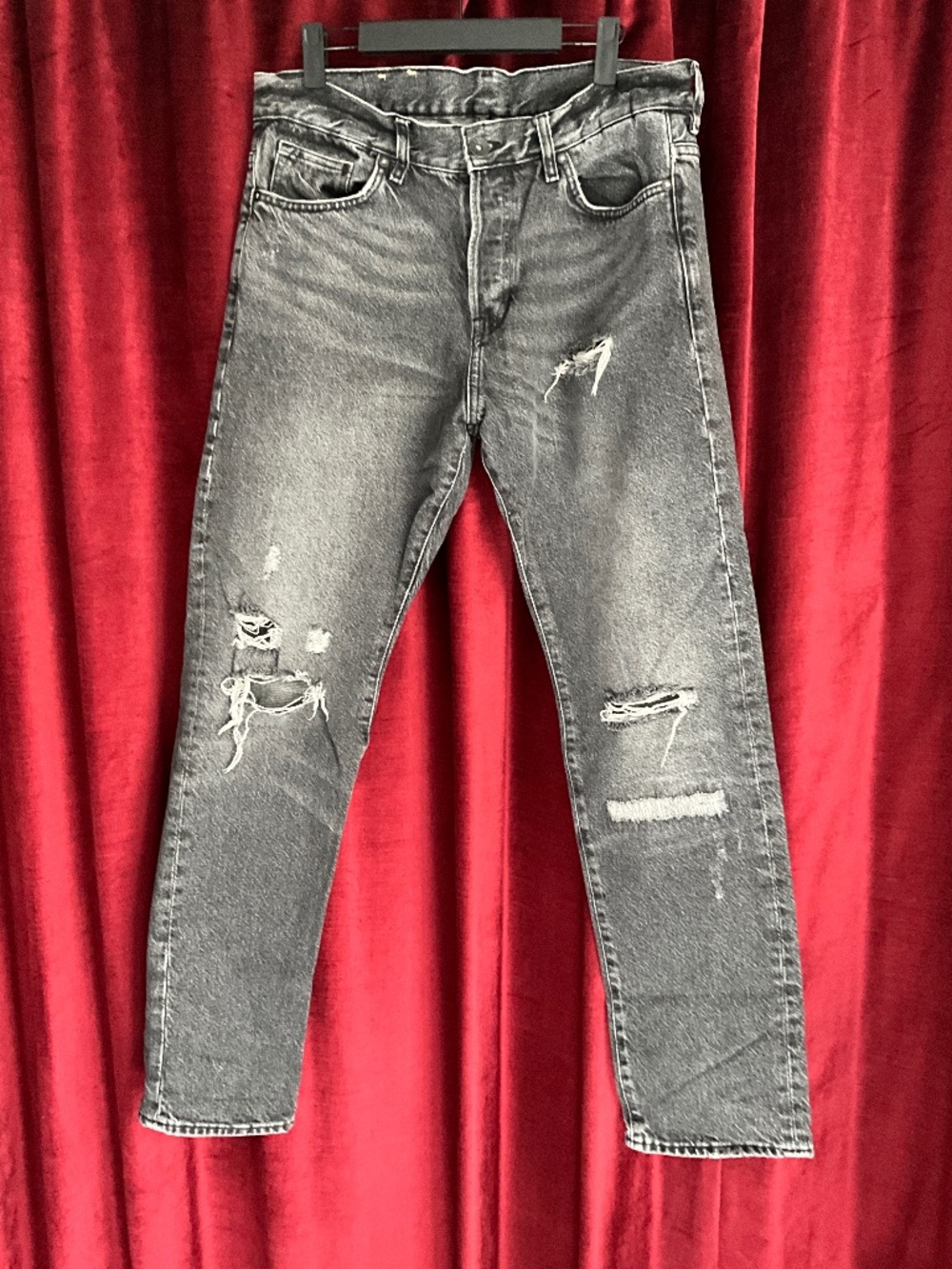 H&M Men’s Slim button-fly destructed jeans - 33x32